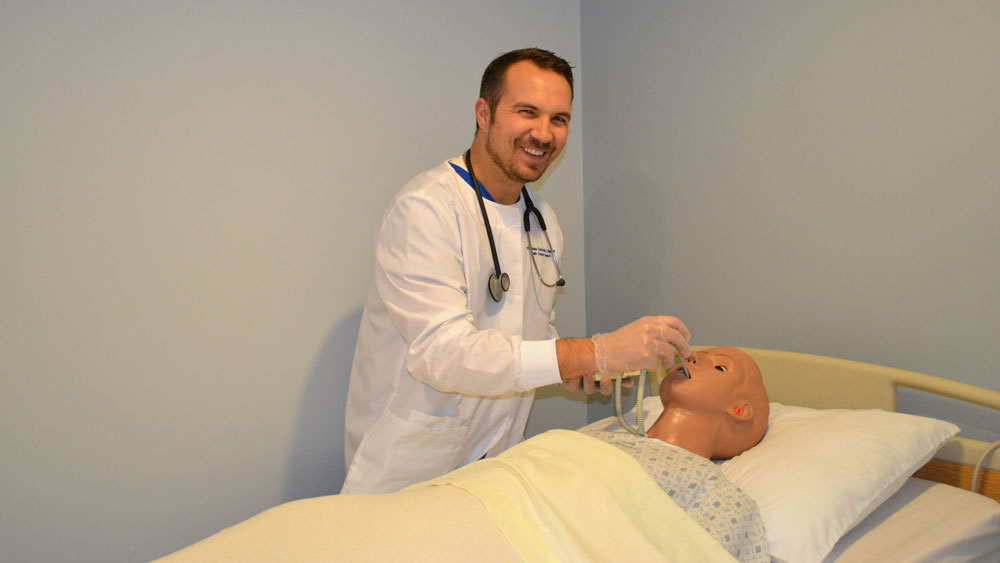 Student training with a medical manikin